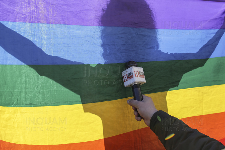 BUCURESTI - MARS - LGBT - DUMNEZEU NU FACE POLITICA