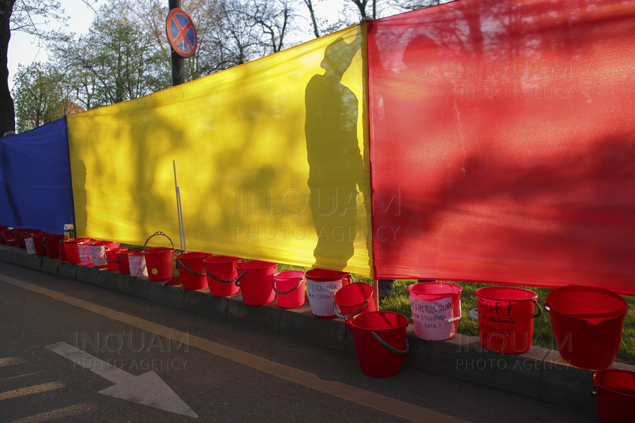 BUCURESTI - PROTEST - GALETI - REZIST