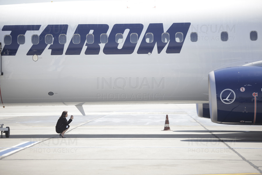 TAROM - AVION BOEING 737-800 - PREZENTARE