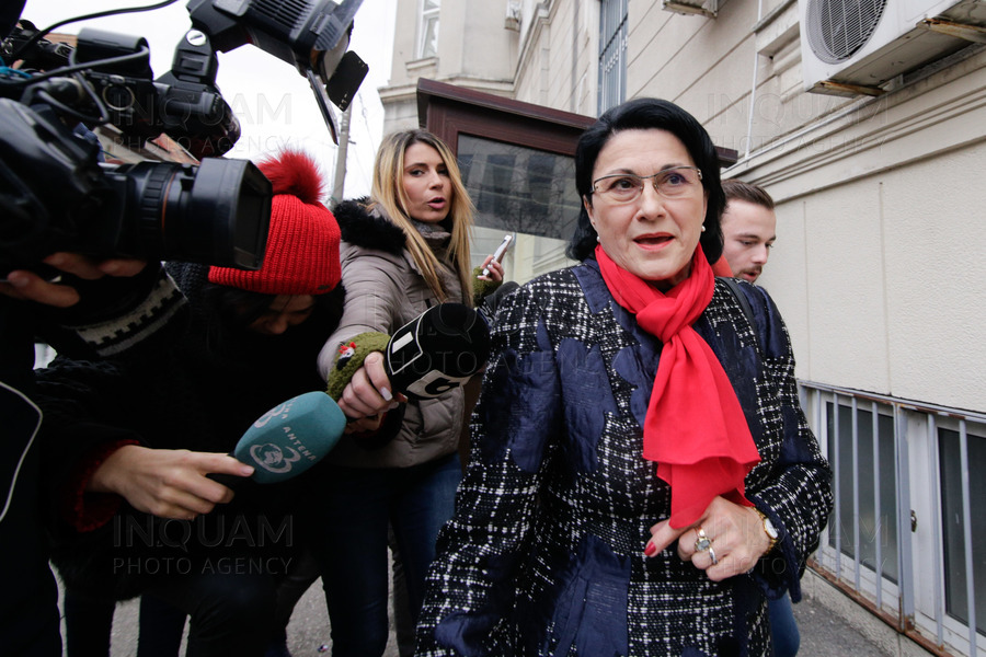 DNA - ECATERINA ANDRONESCU - IESIRE