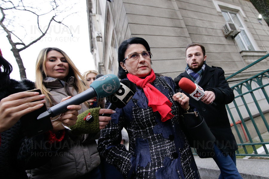 DNA - ECATERINA ANDRONESCU - IESIRE