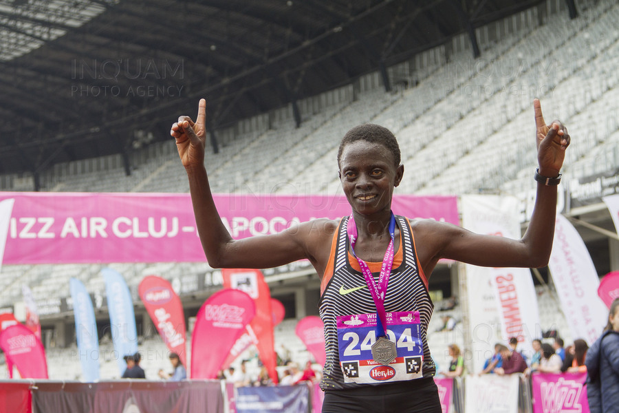 Yunes MORAA (Ken) castiga proba de semimaraton feminin