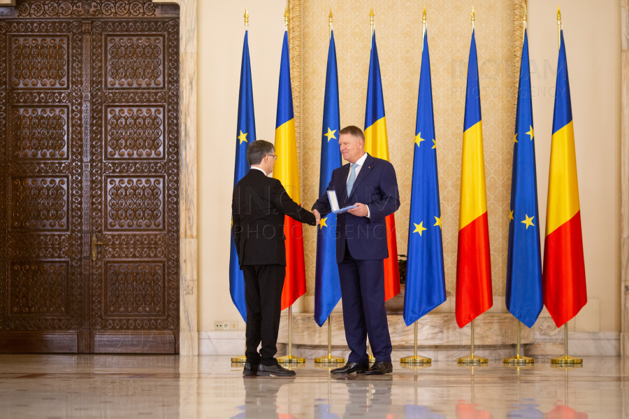 BUCURESTI - COTROCENI -DECORARE - ZIUA NATIONALA A ROMANIEI 2019