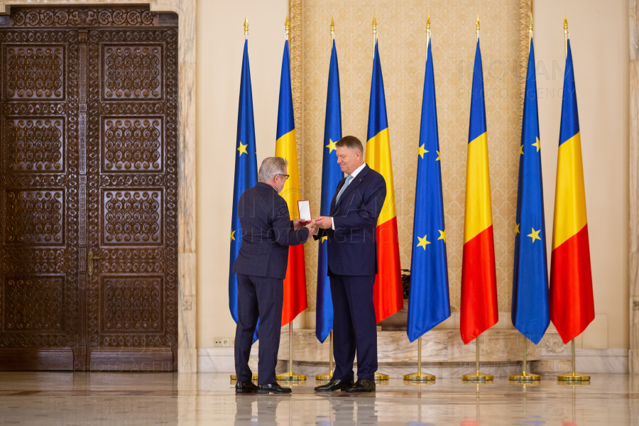 BUCURESTI - COTROCENI -DECORARE - ZIUA NATIONALA A ROMANIEI 2019