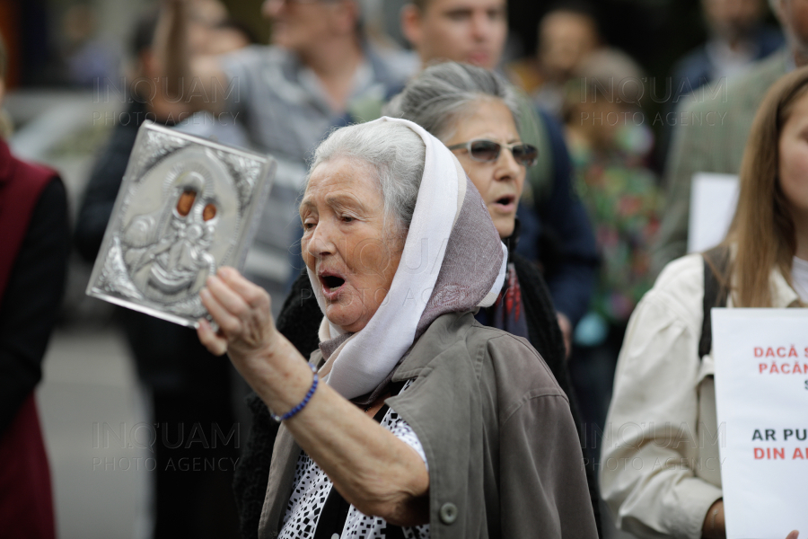 BUCURESTI - COVID-19 - PROTEST - PURTAREA MASTII - 10 OCT 2020