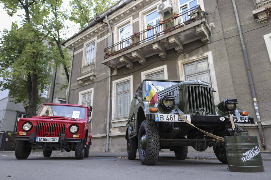 BUCURESTI - EXPOZITIE MASINI RETRO - STRAZI DESCHISE - 21 SEP 2024