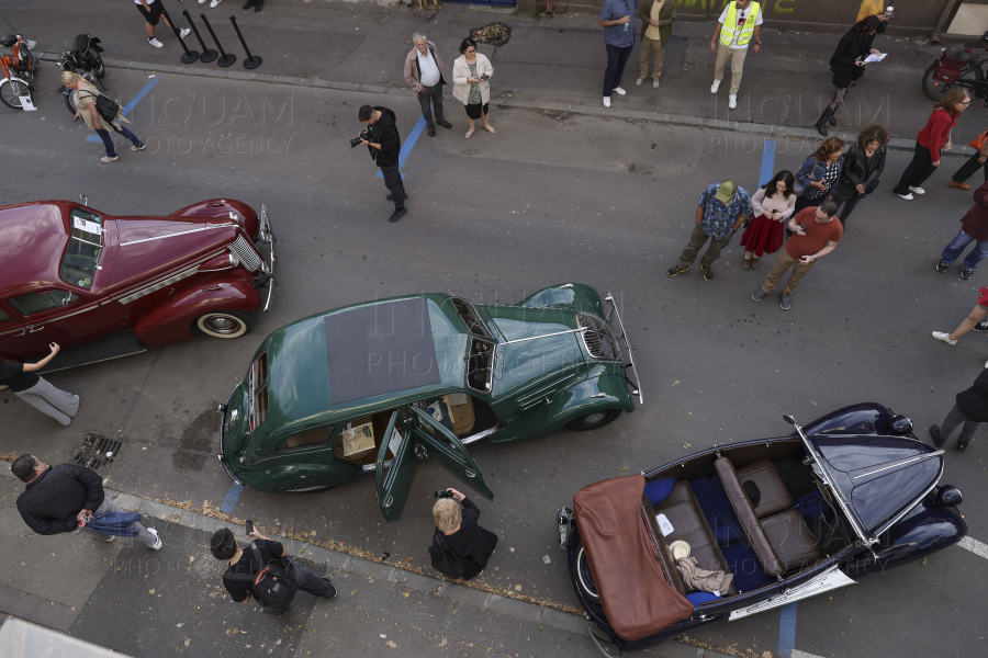 BUCURESTI - EXPOZITIE MASINI RETRO - STRAZI DESCHISE - 21 SEP 2024