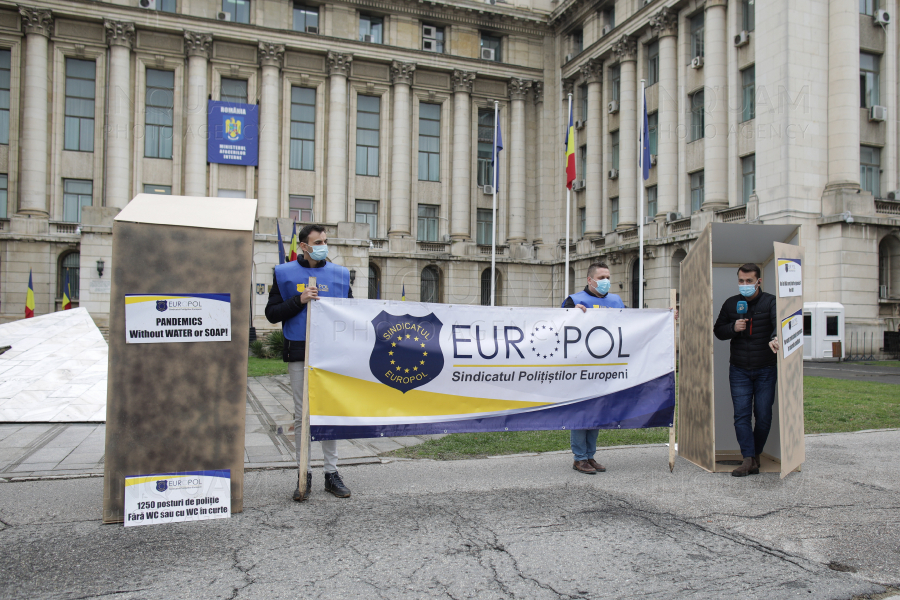BUCURESTI - MAI - PROTEST - TOALETE - EUROPOL - 18 MAR 2021