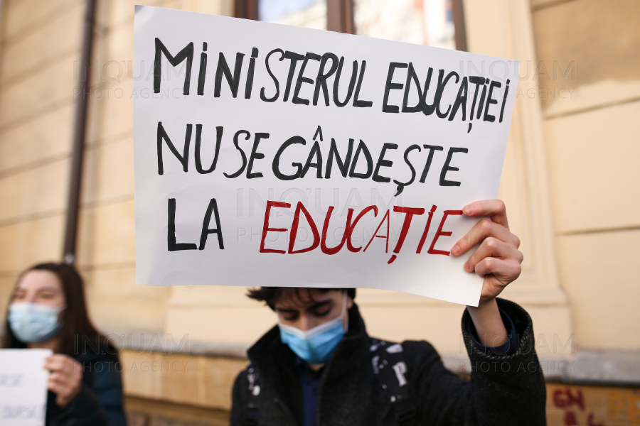 BUCURESTI - MINISTERUL EDUCATIEI - PROTEST - ASOCIATII ELEVI - 6 IAN 2022