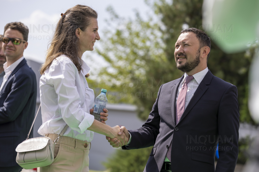 BUCURESTI - PANOURI FOTOVOLTAICE - RETAILERI - 2 SEP 2024