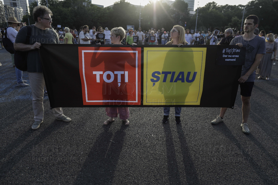 BUCURESTI - PIATA VICTORIEI - PROTEST - TOTI STIAU - 13 IUL 2023