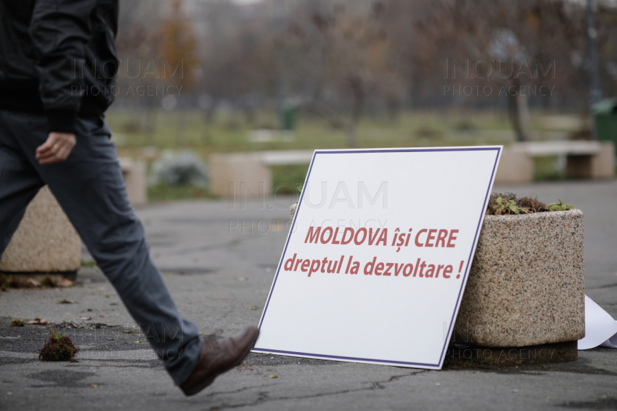 BUCURESTI - PROTEST AUTOSTRAZI IN MOLDOVA