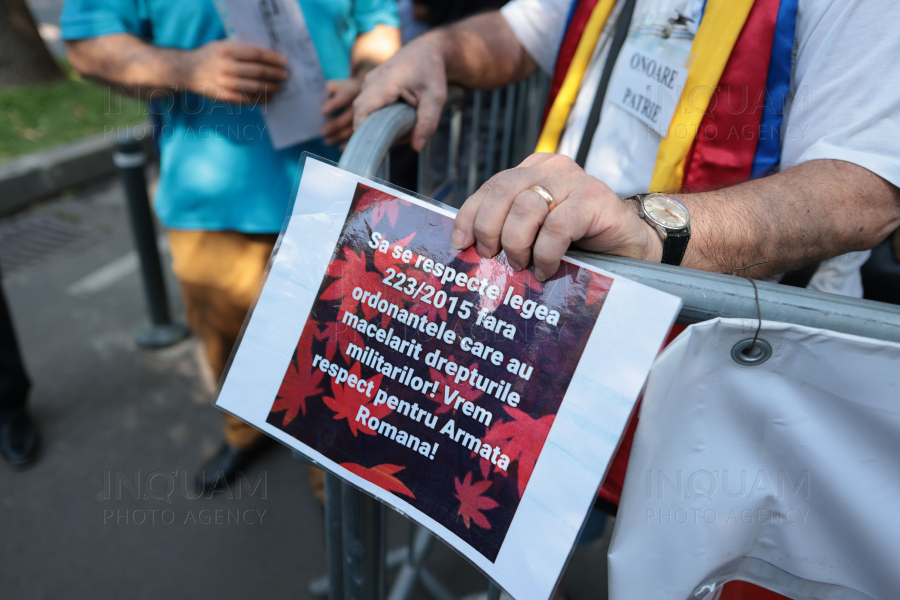 BUCURESTI - PROTEST CADRE MILITARE DISPONIBILZIATE - PSD - 3 SEP 2024