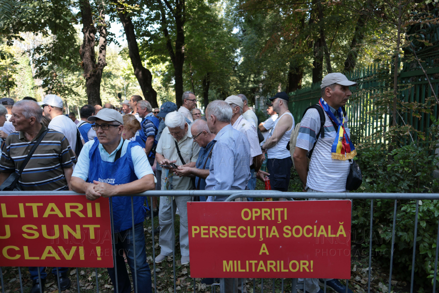 BUCURESTI - PROTEST CADRE MILITARE DISPONIBILZIATE - PSD - 3 SEP 2024