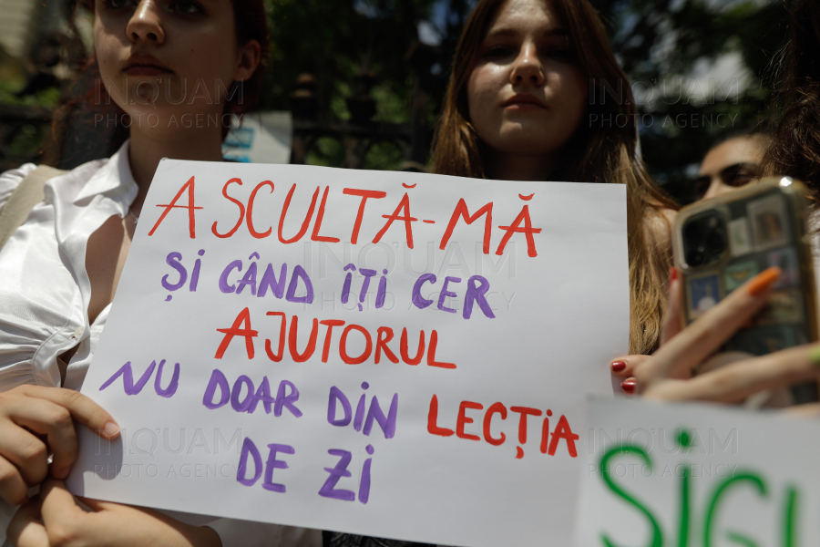BUCURESTI - PROTEST IMPOTRIVA ABUZURILOR SEXUALE DIN SCOLI - ISMB - 8 IUNIE 2022